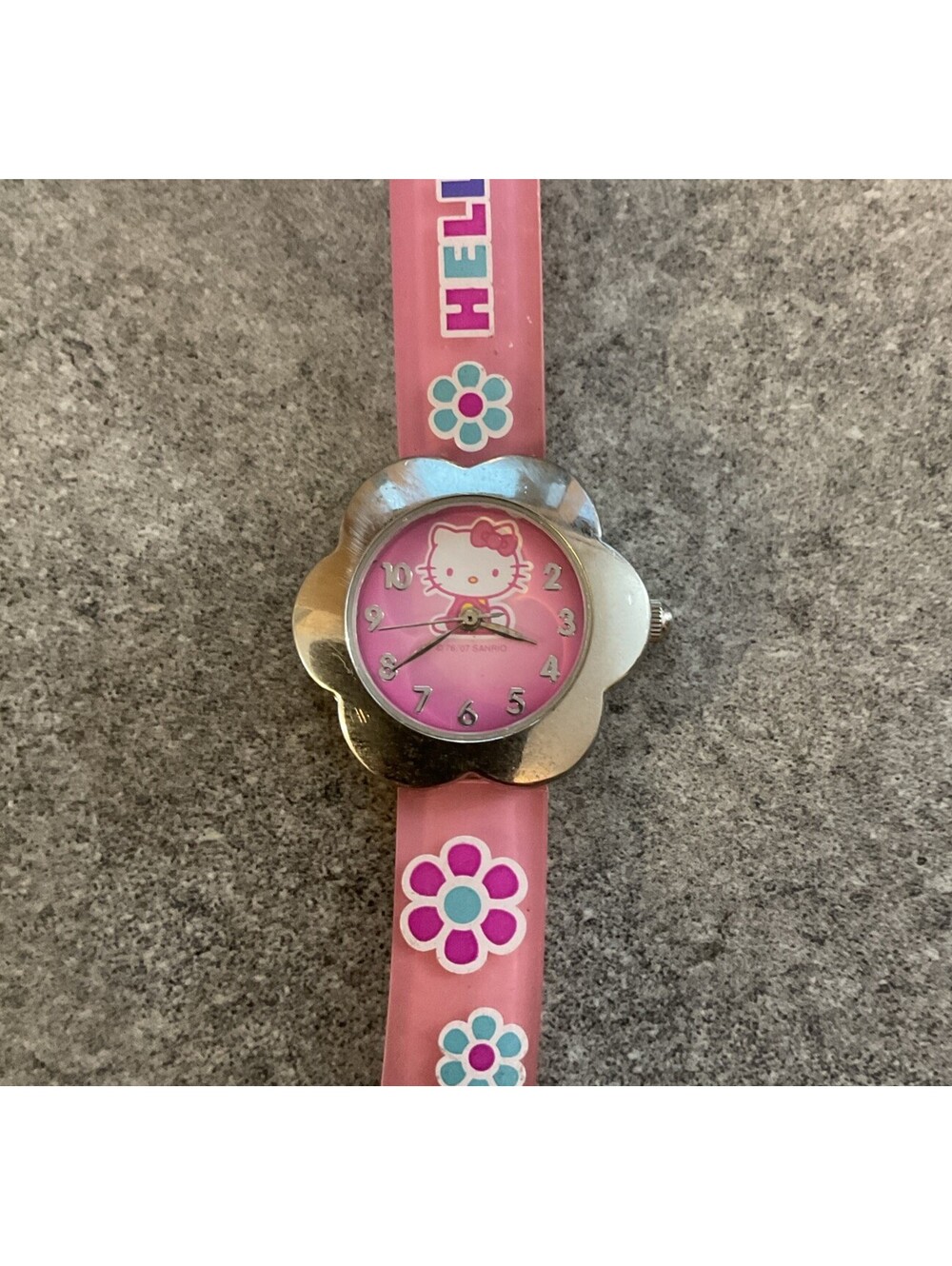 2007 Sanrio Hello Kitty Watch Silver Tone 29mm Case Pink Resin Band A15